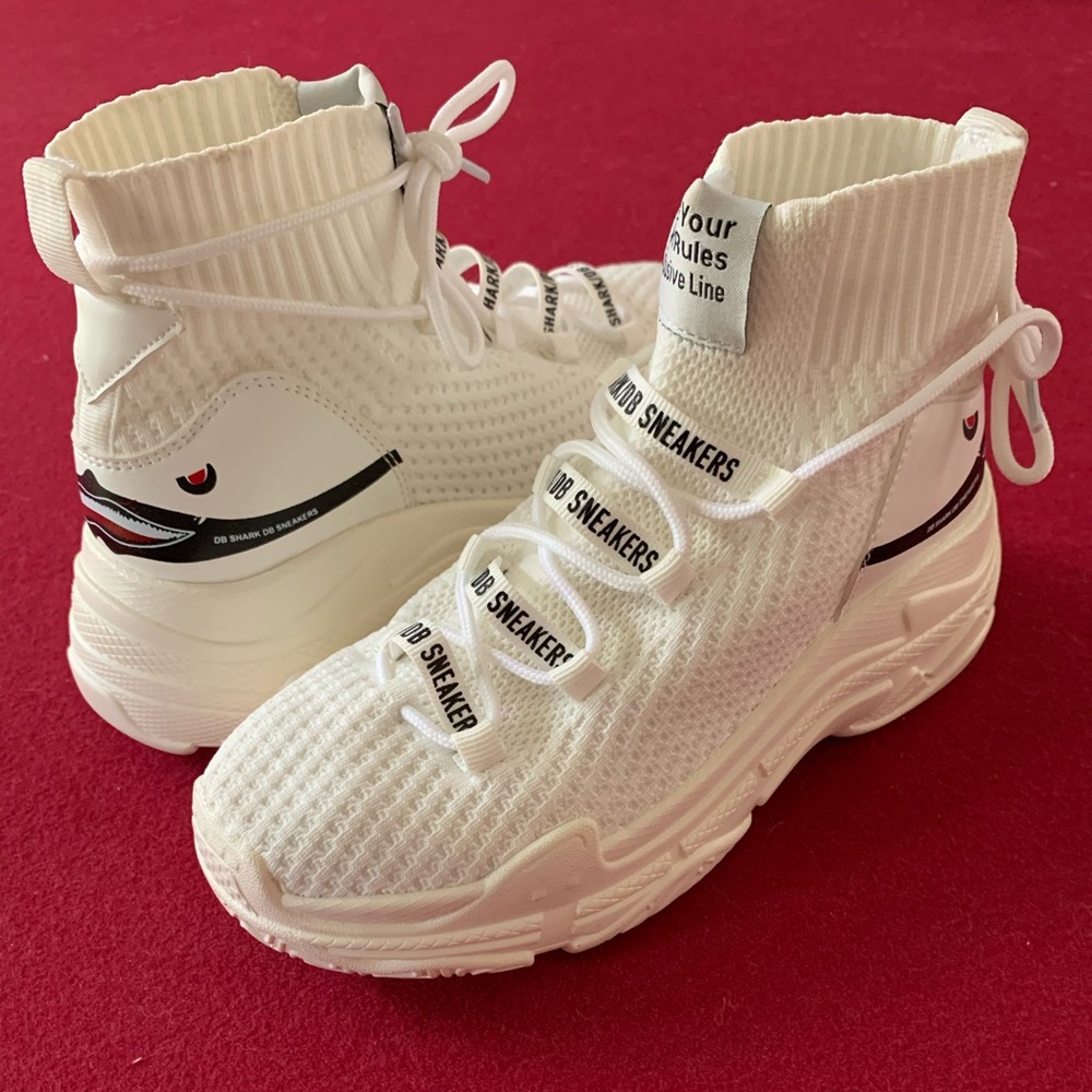 DB Shark shoes- White Knit Dad Sneaker Size 6